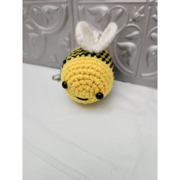 Bumble Bee keychain - handmade crochet - Picture 1 of 1